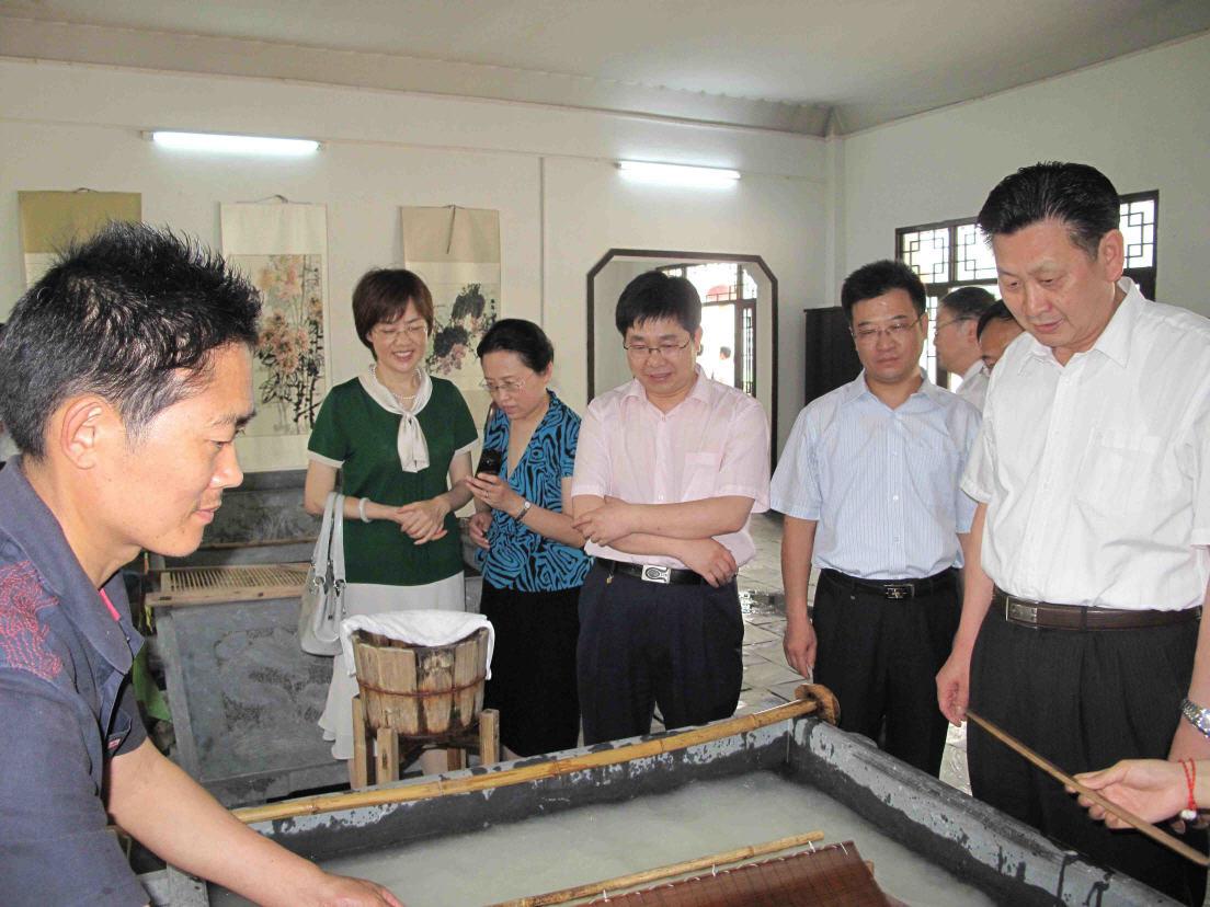 社科院領(lǐng)導參觀宣紙文化園